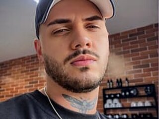 Theus Barber